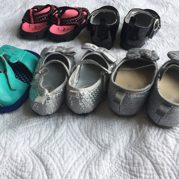 Size 5 (9-12month) Girl Shoes Bundle! - Picture 3 of 8